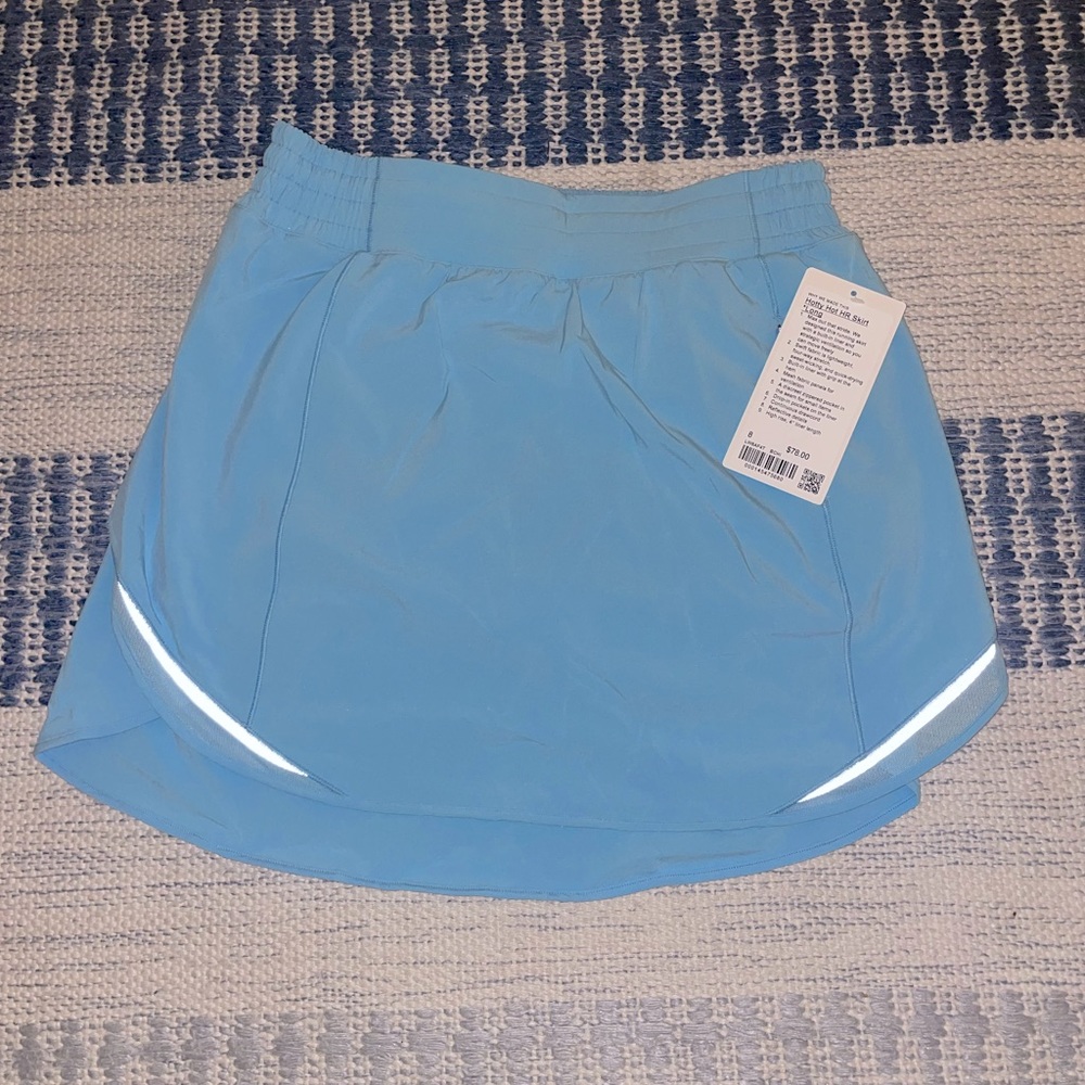 Lululemon Hotty Hot High Rise *LONG* Size: 8 NWT. Blue Chill.